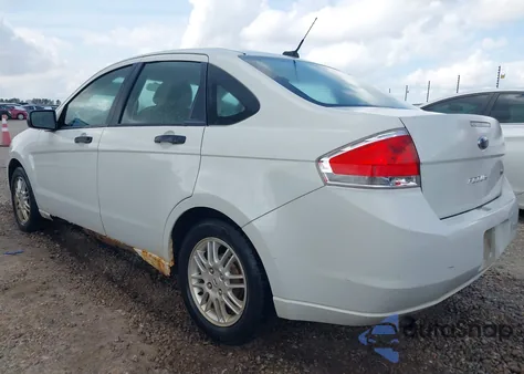 2010 Ford Focus Se z USA, uszkodzony, nr VIN 1FAHP3FN1AW127976